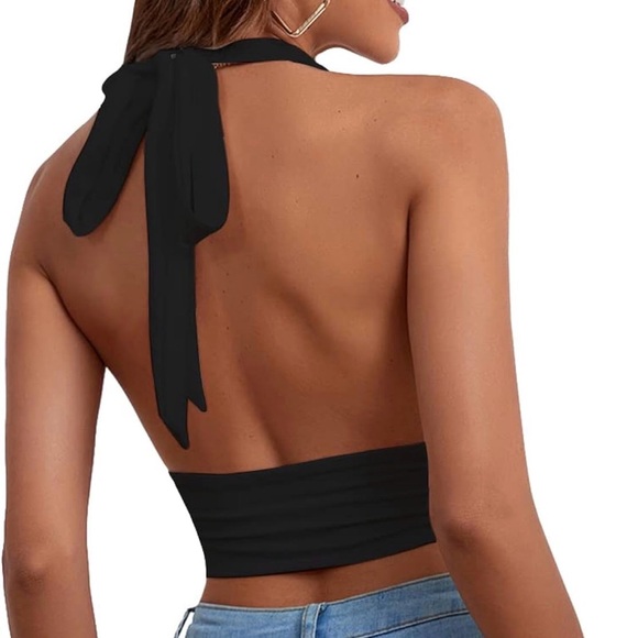 🆕 Deep V-Neck Black Halter Top / Tie Back / Size Small / NWOT! 🖤 - Picture 2 of 5